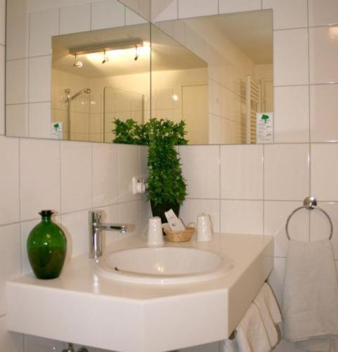 Tiptop Hotel Am Schoenen Brunnen Nürnberg Rum bild